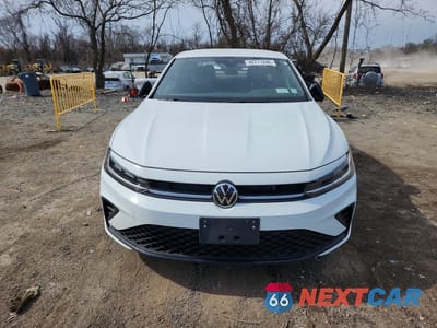 Piąte zdjęcie samochodu w środku: 2025 VOLKSWAGEN JETTA SPORT VIN:3VWBX7BU3SM068870 - miniatura