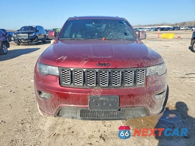 Piąte zdjęcie samochodu w środku: 2018 JEEP GRAND CHEROKEE LAREDO VIN:1C4RJFAG2JC103715 - miniatura