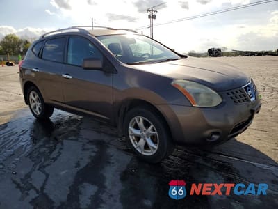 Czwarte zdjęcie samochodu z boku: 2010 NISSAN ROGUE S VIN:JN8AS5MV8AW130290 - miniatura