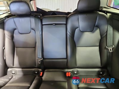 Zdjęcie 10 z 13 samochodu: 2023 VOLVO XC60 CORE VIN:YV4L12RK1P1374516 - miniatura
