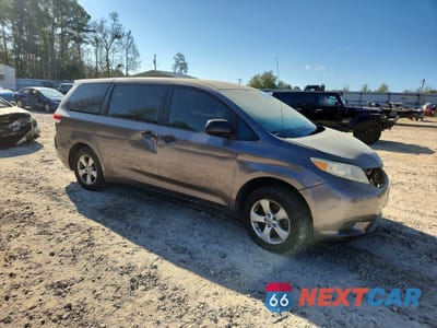 Czwarte zdjęcie samochodu z boku: 2011 TOYOTA SIENNA BASE 7-PASSENGER VIN:5TDKA3DCXBS001202 - miniatura