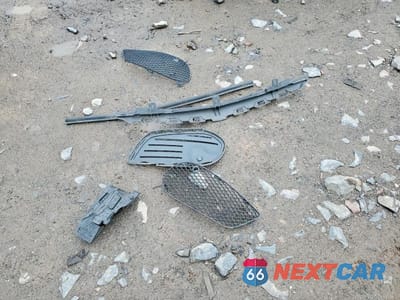 Zdjęcie 12 z 12 samochodu: 2016 MERCEDES-BENZ C 300 4MATIC VIN:55SWF4KB6GU099948 - miniatura