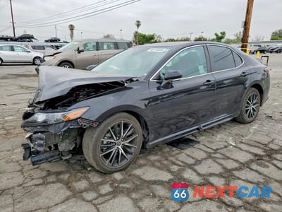 2022 TOYOTA CAMRY SE 4T1G11AK5NU696481 - główne zdjęcie licytacji z USA - miniatura