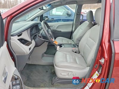 Zdjęcie 7 z 13 samochodu: 2017 TOYOTA SIENNA XLE 7-PASSENGER VIN:5TDDZ3DC5HS183384 - miniatura