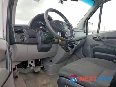 Zdjęcie 8 z 11 samochodu: 2015 MERCEDES-BENZ SPRINTER 2500 VIN:WD3PE8CC3F5970452 - miniatura