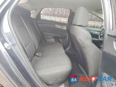 Zdjęcie 10 z 12 samochodu: 2019 KIA FORTE LXS VIN:3KPF24AD6KE058444 - miniatura