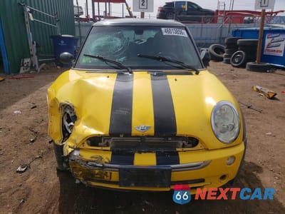 Piąte zdjęcie samochodu w środku: 2005 MINI COOPER VIN:WMWRC33545TJ70632 - miniatura