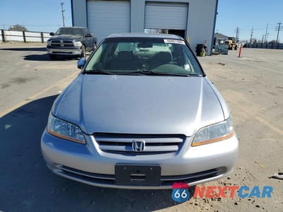 Piąte zdjęcie samochodu w środku: 2001 HONDA ACCORD VIN:JHMCG56691C024295 - miniatura