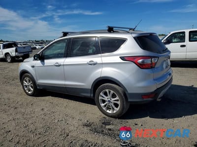 Drugie zdjęcie samochodu z przodu: 2018 FORD ESCAPE SE VIN:1FMCU9GD4JUA24659 - miniatura