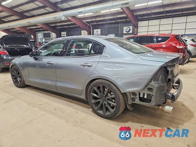 Drugie zdjęcie samochodu z przodu: 2020 VOLVO S60 T6 MOMENTUM VIN:7JRA22TK1LG043184 - miniatura