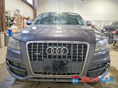 Piąte zdjęcie samochodu w środku: 2010 AUDI Q5 VIN:WAUZZZ8R3BA036103 - miniatura