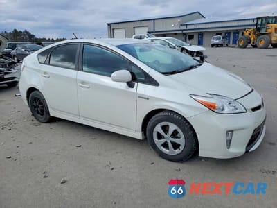 Czwarte zdjęcie samochodu z boku: 2015 TOYOTA PRIUS TWO VIN:JTDKN3DU9F0472330 - miniatura