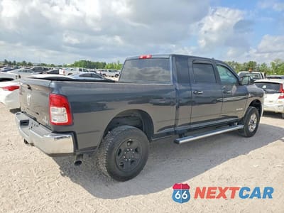 Trzecie zdjęcie samochodu z tyłu: 2019 RAM 2500 BIG HORN VIN:3C6UR5ML4KG546363 - miniatura