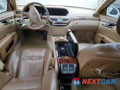 Zdjęcie 8 z 11 samochodu: 2007 MERCEDES-BENZ S 550 VIN:WDDNG71X57A081934 - miniatura