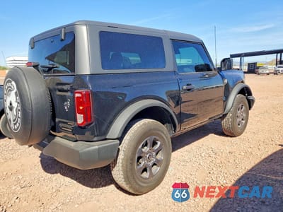 Trzecie zdjęcie samochodu z tyłu: 2024 FORD BRONCO BIG BEND VIN:1FMDE7AH7RLB07795 - miniatura