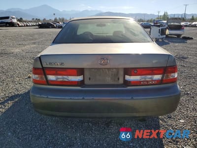 Zdjęcie 6 z 14 samochodu: 2000 LEXUS ES 300 BASE VIN:JT8BF28G5Y5085693 - miniatura