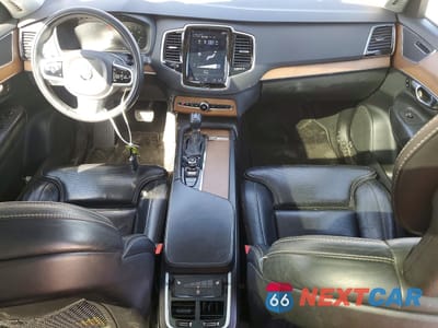 Zdjęcie 8 z 13 samochodu: 2018 VOLVO XC90 T6 VIN:YV4A22PL3J1364139 - miniatura