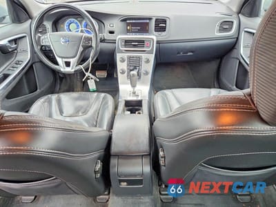 Zdjęcie 8 z 11 samochodu: 2012 VOLVO S60 T6 VIN:YV1902FH6C2110327 - miniatura