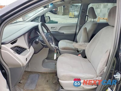 Zdjęcie 7 z 14 samochodu: 2017 TOYOTA SIENNA L 7-PASSENGER VIN:5TDZZ3DC0HS808358 - miniatura