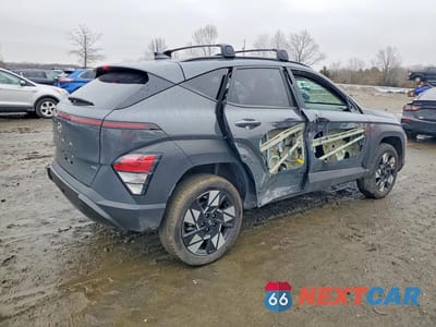 Trzecie zdjęcie samochodu z tyłu: 2025 HYUNDAI KONA SEL VIN:KM8HBCABXSU272173 - miniatura