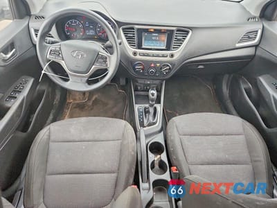 Zdjęcie 8 z 12 samochodu: 2019 HYUNDAI ACCENT SE VIN:3KPC24A37KE060035 - miniatura