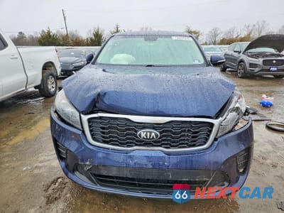 Piąte zdjęcie samochodu w środku: 2019 KIA SORENTO LX V6 VIN:5XYPGDA57KG486587 - miniatura