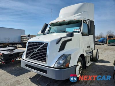 Drugie zdjęcie samochodu z przodu: 2017 VOLVO VNL SEMI TRUCK VIN:4V4N39TGXHN988160 - miniatura