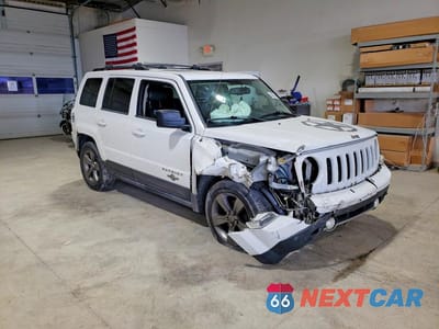 Czwarte zdjęcie samochodu z boku: 2013 JEEP PATRIOT LATITUDE VIN:1C4NJRFB9DD216864 - miniatura
