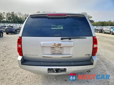 Zdjęcie 6 z 13 samochodu: 2011 CHEVROLET SUBURBAN C1500 LS VIN:1GNSCHE07BR120844 - miniatura