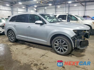 Czwarte zdjęcie samochodu z boku: 2017 AUDI Q7 PREMIUM PLUS VIN:WA1LAAF76HD034446 - miniatura