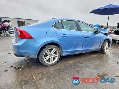 Trzecie zdjęcie samochodu z tyłu: 2014 VOLVO S60 T5 VIN:YV1612FH5E1282101 - miniatura
