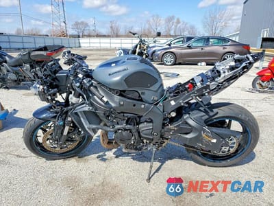 Trzecie zdjęcie samochodu z tyłu: 2025 KAWASAKI ZX636 K VIN:JKBZXJJ17SA022225 - miniatura