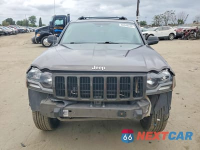 Piąte zdjęcie samochodu w środku: 2005 JEEP GRAND CHEROKEE LAREDO VIN:1J4GS48K85C665086 - miniatura