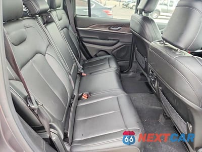 Zdjęcie 11 z 12 samochodu: 2025 JEEP GRAND CHEROKEE LIMITED VIN:1C4RJHBGXSC318299 - miniatura