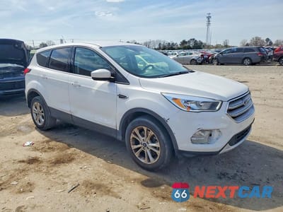 Czwarte zdjęcie samochodu z boku: 2019 FORD ESCAPE SE VIN:1FMCU9G97KUC08667 - miniatura
