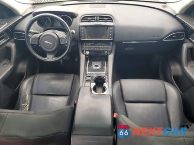 Zdjęcie 8 z 14 samochodu: 2017 JAGUAR F-PACE PREMIUM VIN:SADCJ2BN9HA086983 - miniatura