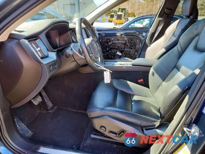 Zdjęcie 7 z 13 samochodu: 2019 VOLVO XC60 T6 VIN:YV4A22RK9K1357492 - miniatura