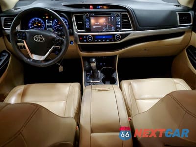 Zdjęcie 8 z 12 samochodu: 2019 TOYOTA HIGHLANDER XLE VIN:5TDJZRFH3KS943172 - miniatura