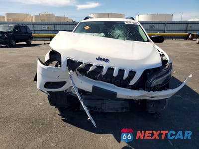 Piąte zdjęcie samochodu w środku: 2023 JEEP CHEROKEE ALTITUDE LUX VIN:1C4PJMMB2PD113689 - miniatura