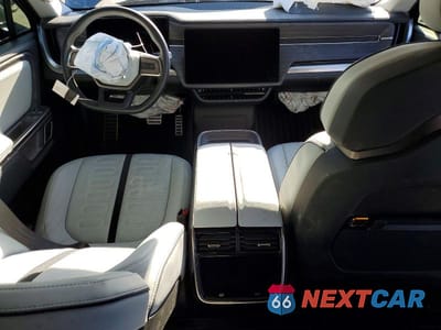 Zdjęcie 8 z 12 samochodu: 2023 RIVIAN R1T ADVENTURE VIN:7FCTGAAA4PN001004 - miniatura