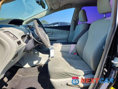 Zdjęcie 7 z 12 samochodu: 2014 TOYOTA PRIUS V TWO VIN:JTDZN3EUXE3321412 - miniatura