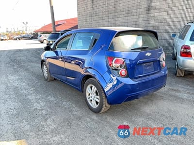 Trzecie zdjęcie samochodu z tyłu: 2014 CHEVROLET SONIC LT VIN:1G1JC6SB0E4179954 - miniatura