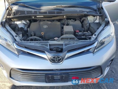 Zdjęcie 12 z 14 samochodu: 2019 TOYOTA SIENNA VIN:5TDYZ3DC6KS988173 - miniatura