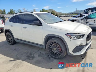 Czwarte zdjęcie samochodu z boku: 2021 MERCEDES-BENZ GLA 250 VIN:W1N4N4GB1MJ310880 - miniatura