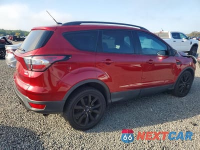 Trzecie zdjęcie samochodu z tyłu: 2018 FORD ESCAPE SE VIN:1FMCU0GD4JUB97772 - miniatura