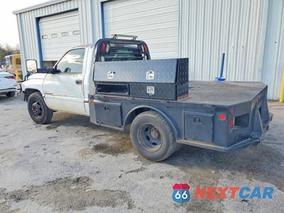 Drugie zdjęcie samochodu z przodu: 1996 DODGE RAM 2500 FLATBED TRUCK VIN:1B7KC26C6TJ106853 - miniatura