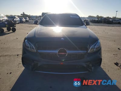 Piąte zdjęcie samochodu w środku: 2017 MERCEDES-BENZ E 300 VIN:WDDZF4JB4HA055978 - miniatura