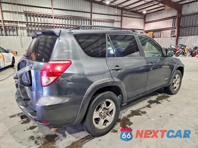 Trzecie zdjęcie samochodu z tyłu: 2007 TOYOTA RAV4 SPORT VIN:JTMZD32V776040718 - miniatura