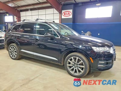 Czwarte zdjęcie samochodu z boku: 2019 AUDI Q7 PREMIUM PLUS VIN:WA1LAAF7XKD039138 - miniatura