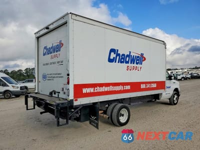 Trzecie zdjęcie samochodu z tyłu: 2022 FORD ECONOLINE E450 SUPER DUTY CUTAWAY VAN VIN:1FDXE4FNXNDC25144 - miniatura